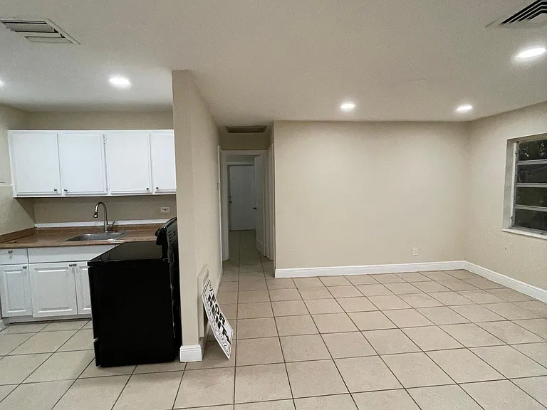 22 Harvard Ave — Photo 9