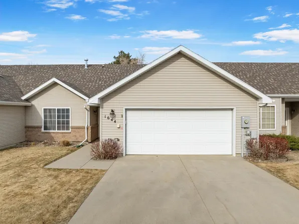 1644 14th Ave SW, Minot, ND 58701