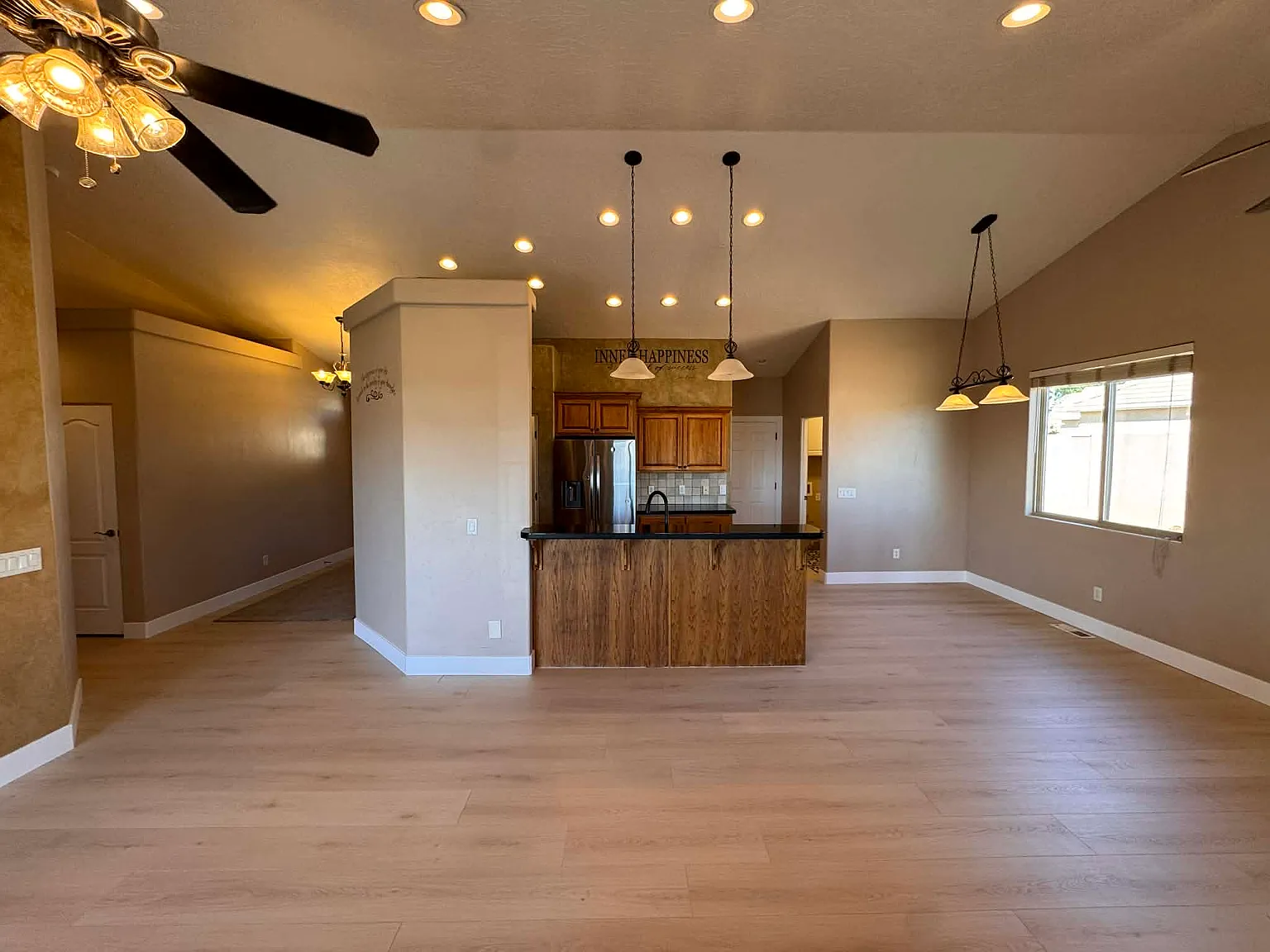 3 bed, 1500 sqft, $1,900 — Photo 2