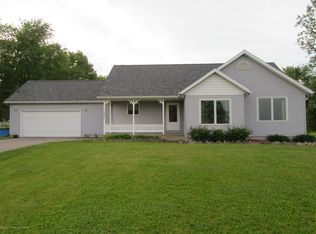 1547 E Tuttle Rd, Ionia, MI 48846