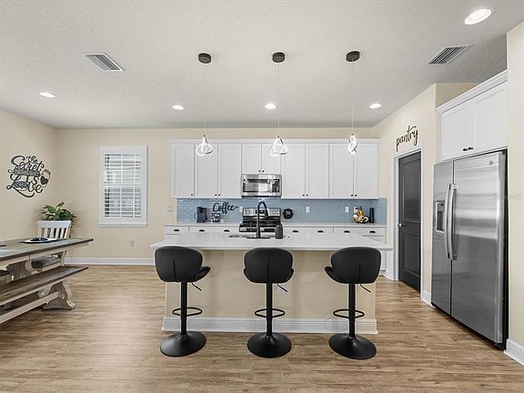 2nd image of 7117 PARK TREE DRIVE