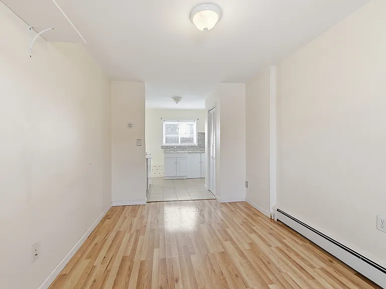 2420 Bennett Ave #1C — Photo 7