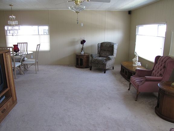 3rd image of 813 Villa Teresa Way #813