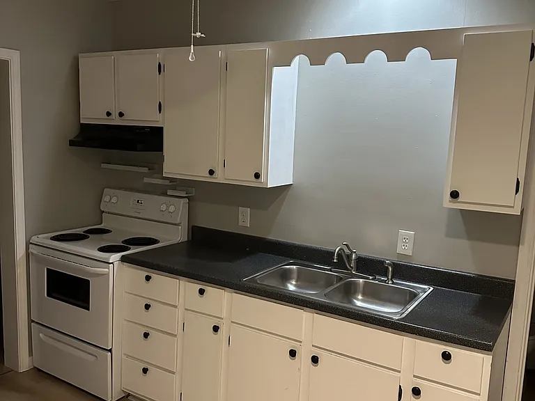 203 E 6th St #2 — Photo 5