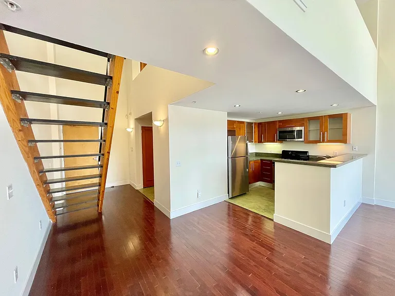 200 Townsend St #32 — Photo 5