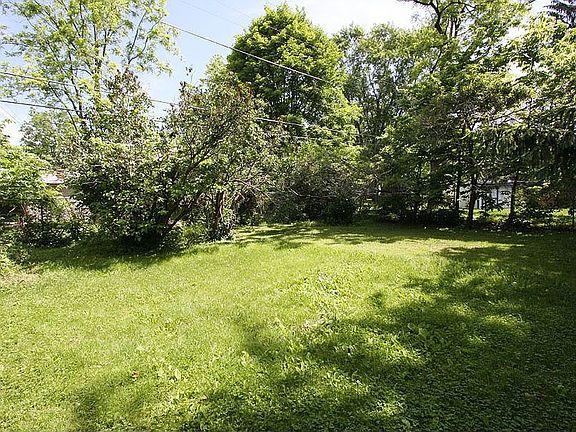 4th image of 921 W High St