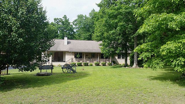 1st image of 225 Grace Ln
