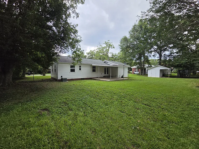 11 Duke Ave — Photo 3