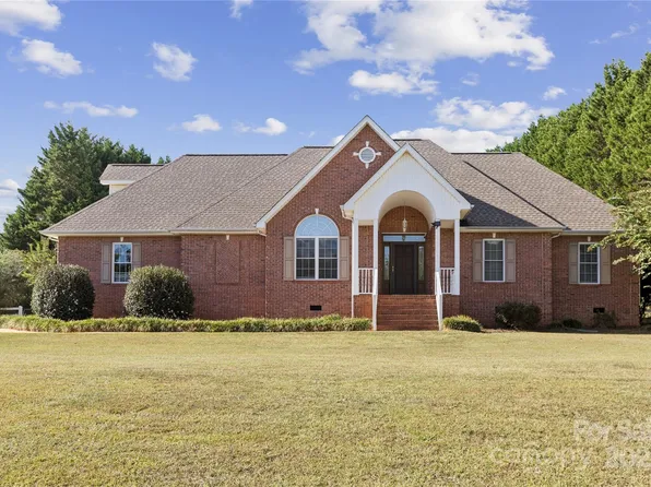 807 Tranquil Knoll Ln, York, SC 29745