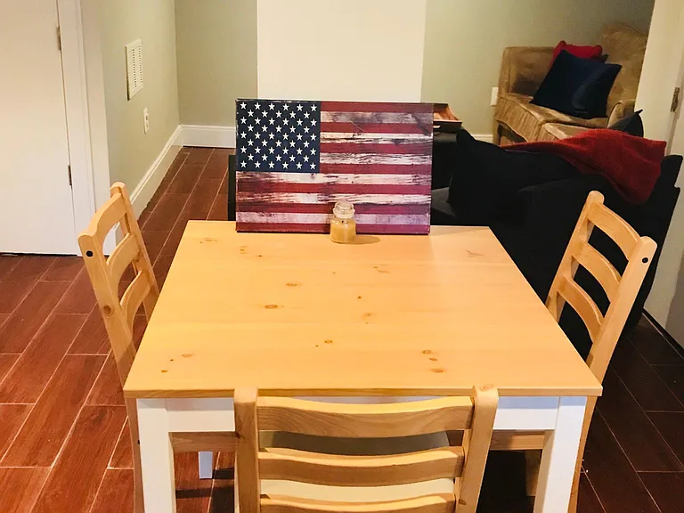 Eat-in kitchen area