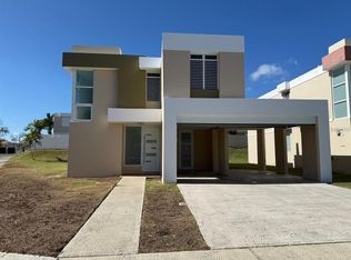 42 Calle Caoba, Juncos, PR 00777