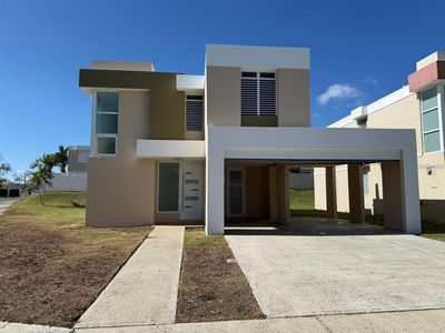 42 Calle Caoba, Juncos, PR, 00777