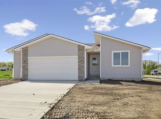 25116 Bluebird Cir, Adel, IA 50003