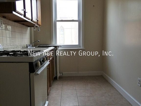 3rd image of 3801 Baring St Floor 3