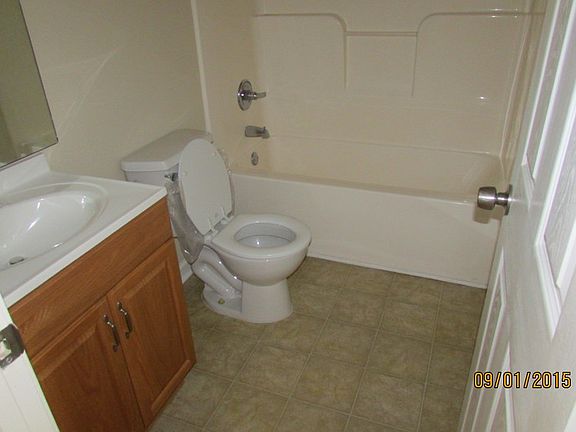 3rd image of 102 Kenilworth Ct APT A