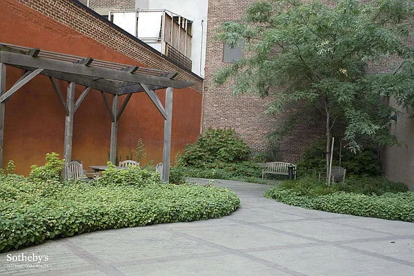 Rented by Sotheby's International Realty | media 43