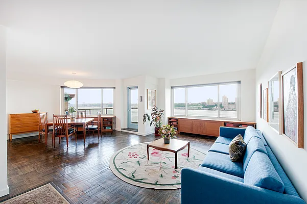 Sold by CORE | media 7