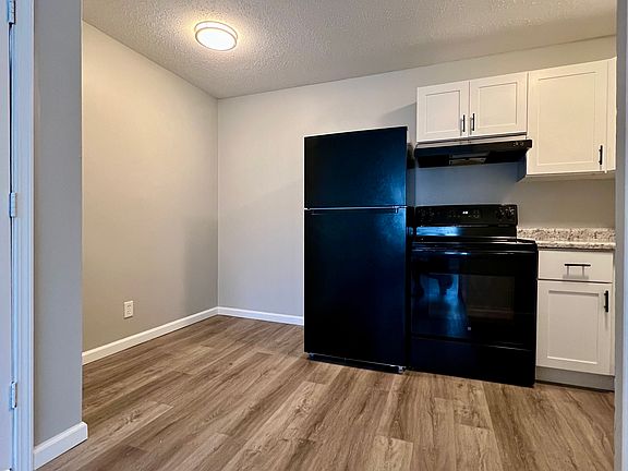2nd image of 25 Le Blanc St #11