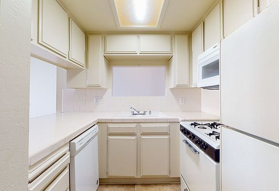 5th image of 10743 Lawler St #9