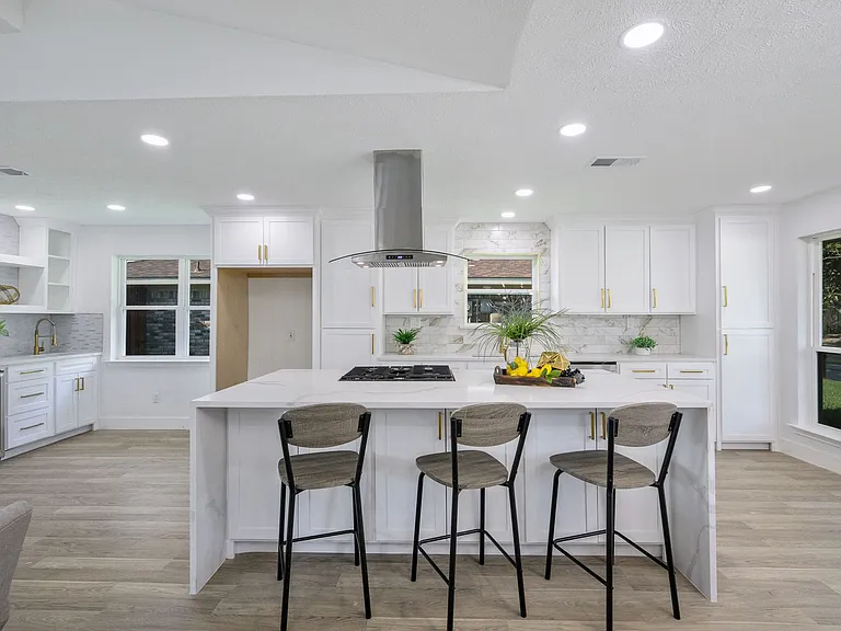 2400 Bengal Ln — Photo 4