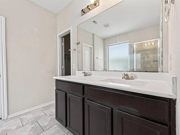 1326 Seagler Pond Ln — Photo 31