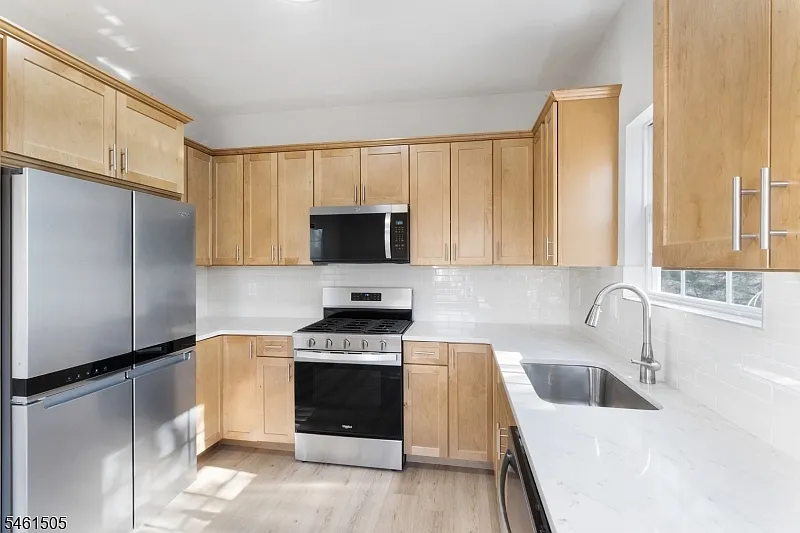 2 bed, 3.5 bath, $3,600 — Photo 2