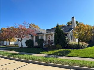 122 Chimney Rdg #49, Chardon, OH 44024