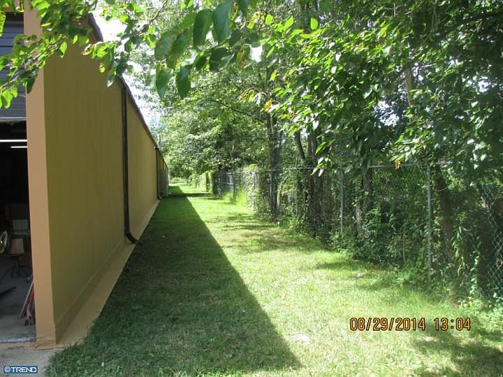 2nd image of 555 Rosedale Rd.