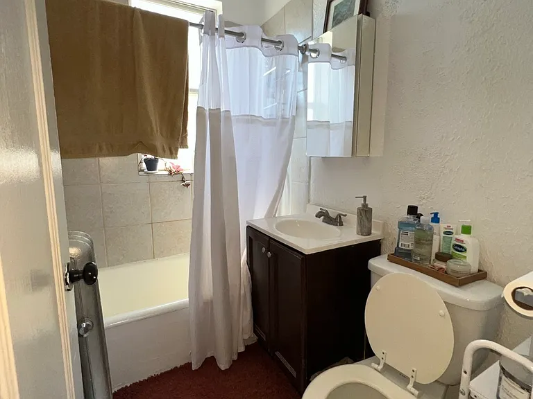 1916 N Drake Ave #2W — Photo 8