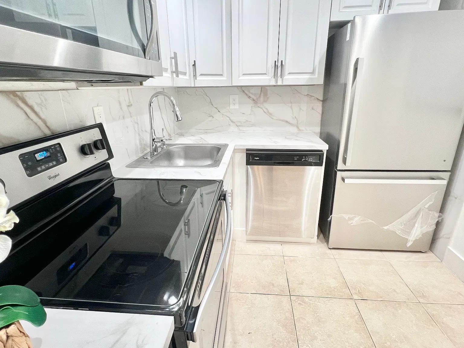 2 bed, 1350 sqft, $2,450 — Photo 2