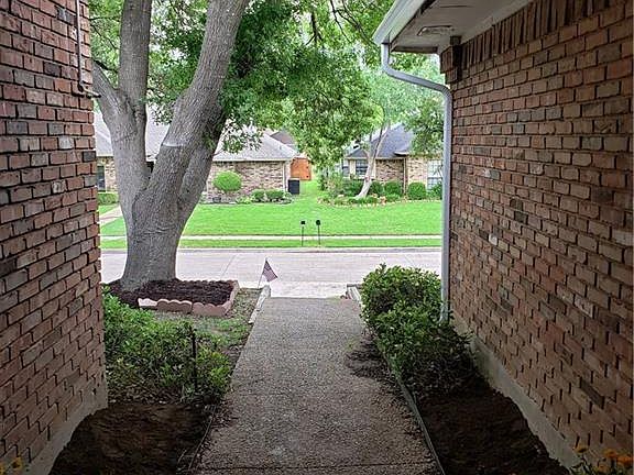 3rd image of 4624 Knollview Ln