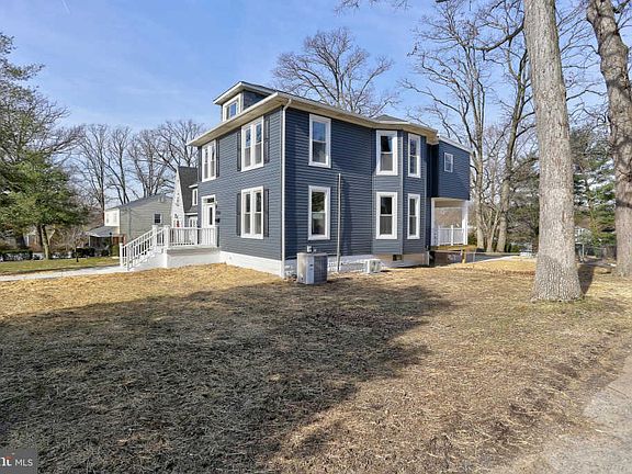 4th image of 404 Bloomsbury Ave