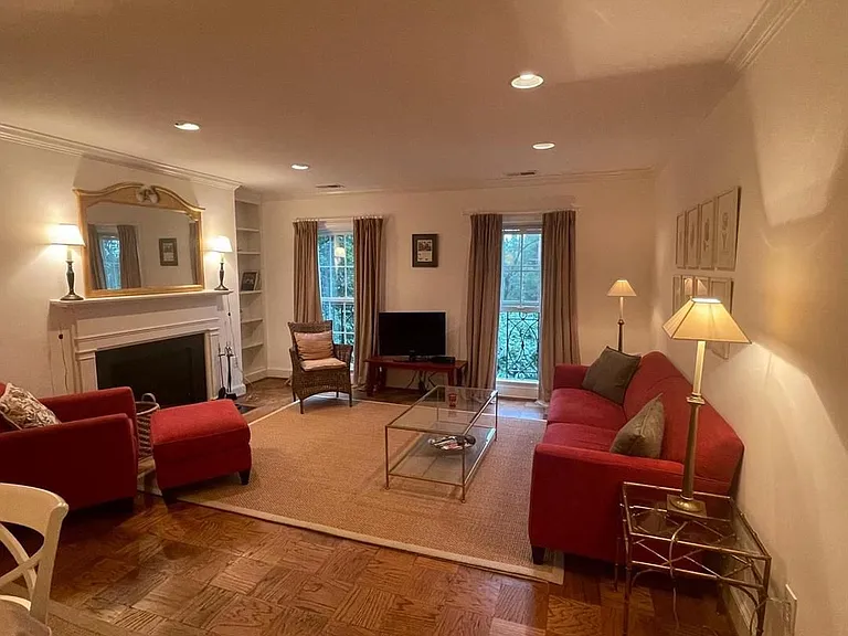 3221 Sutton Pl NW #B — Photo 3