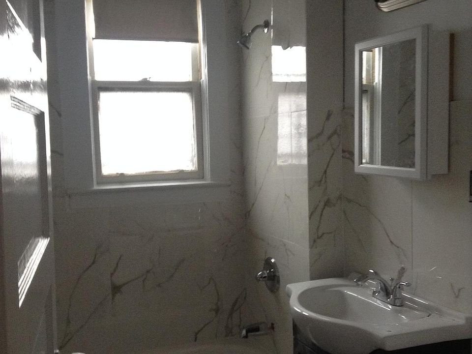 1st image of 23 William St #3R