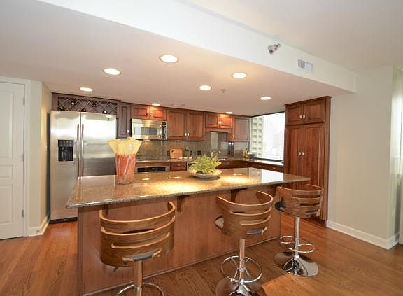 4th image of 600 E Admiral 1408 Blvd #1408