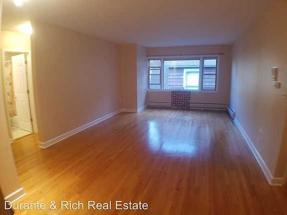 2nd image of 1238 W Pratt Blvd APT 3B