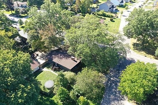 3rd image of 6275 Lakewood Ave