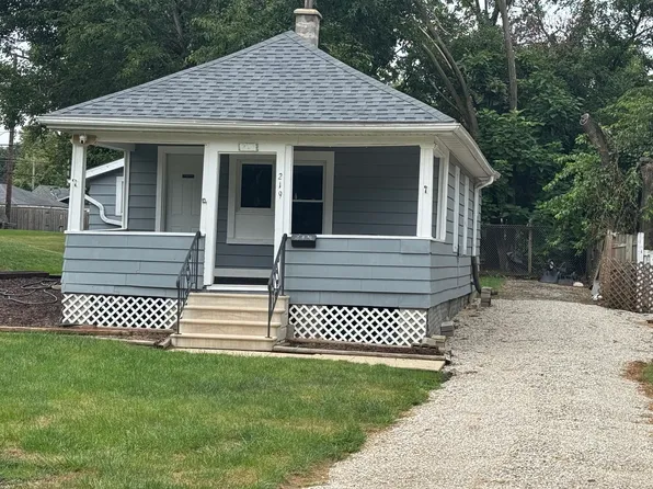 219 SW Circle Dr, Joliet, IL 60433