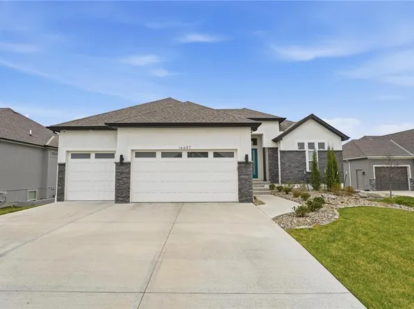 16657 S Tomashaw St, Olathe, KS 66062