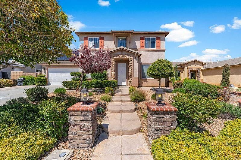 1st image of 2613 Lincoln Ln