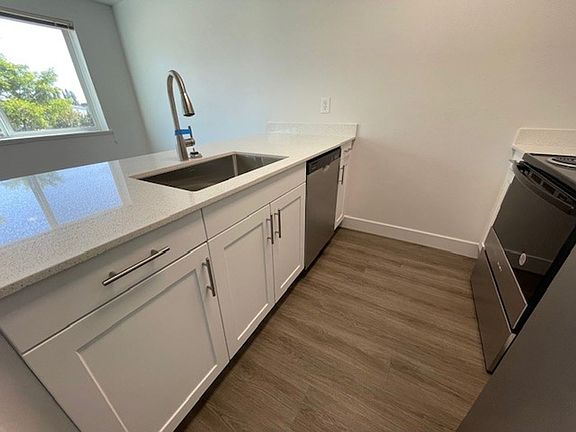 3rd image of 11725 15th Ave NE #110