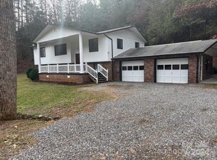 12 Gem Lake Estates Rd, Franklin, NC 28734