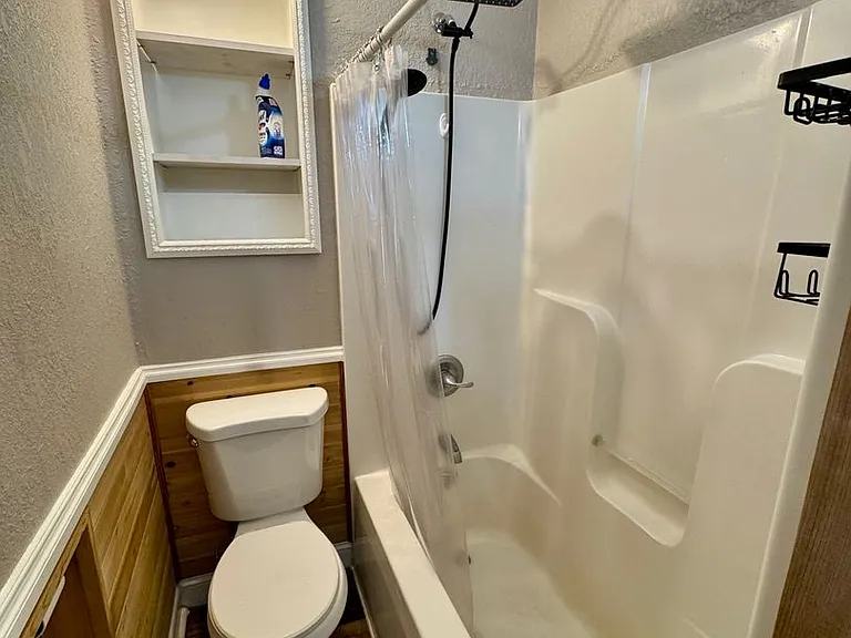 9251 Atwood Ave — Photo 33