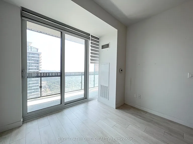 8 Eglinton Ave E #5001 — Photo 7