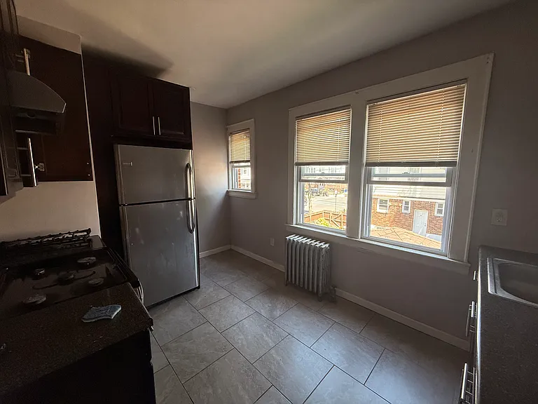 158-160 Eastern Pkwy #2 — Photo 3