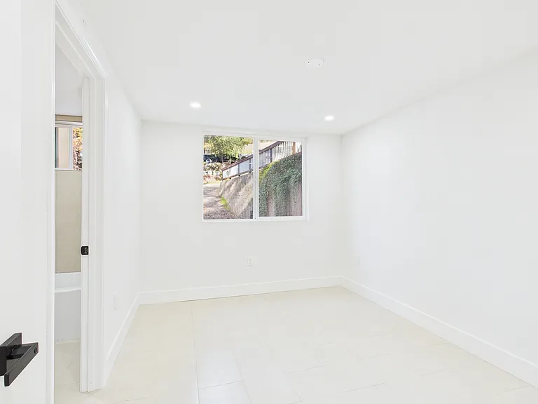 2849 Coloma St #B — Photo 14