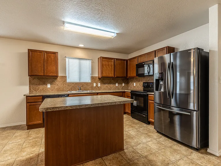 8966 Oakwood Park — Photo 8