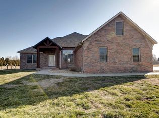 1292 Emerald Hills Dr, Nixa, MO 65714