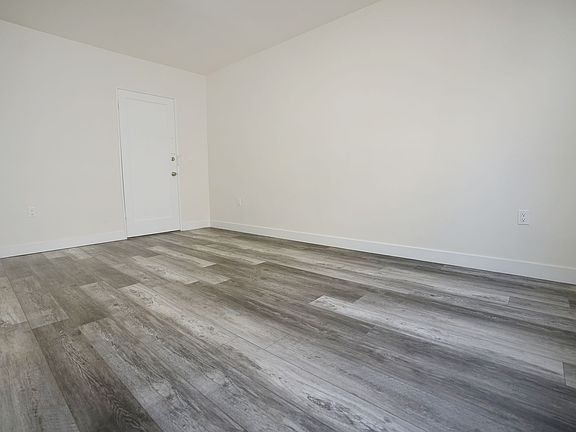 2nd image of 727 S Mansfield Ave #16
