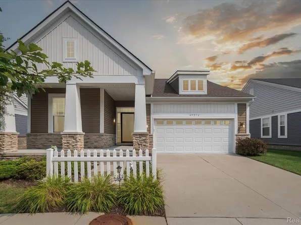 49276 Garden Ln, Canton, MI 48188